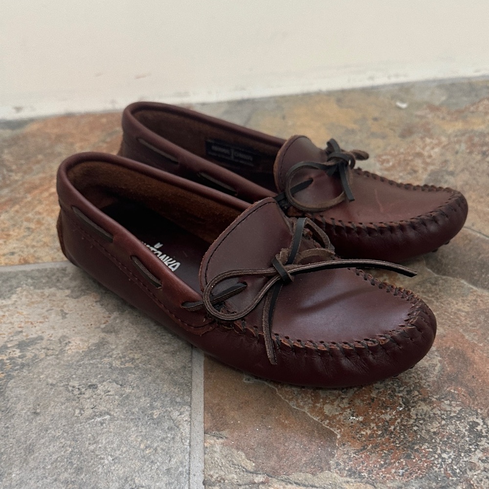 Minnetonka brown Leather loafers size 7